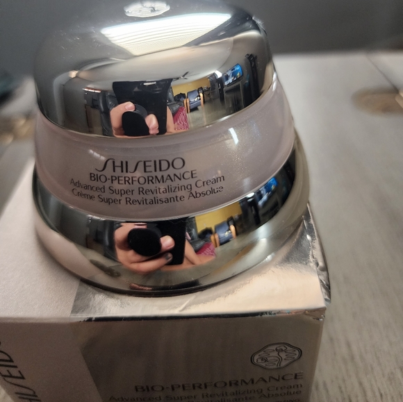 Shiseido Bioperformance Face Cream 1.7oz - Picture 4 of 5